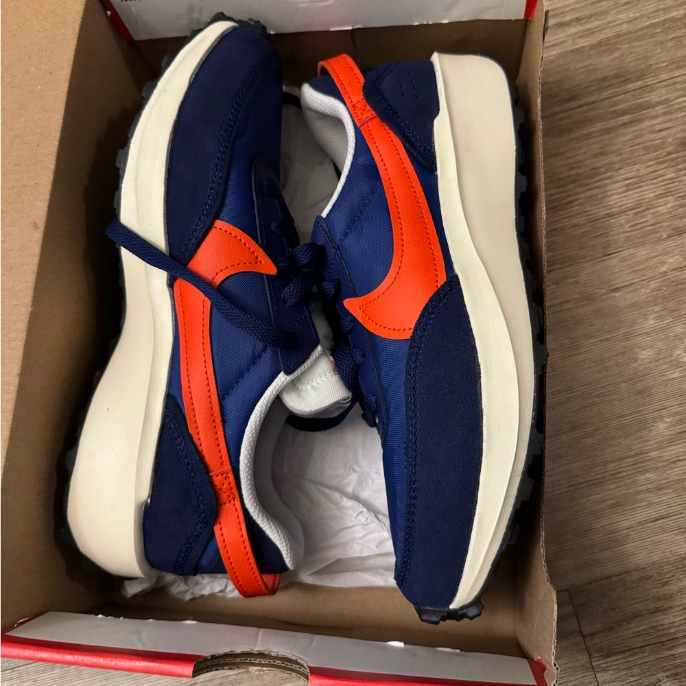 BNWT Nike waffle debut size 7.5 blue
